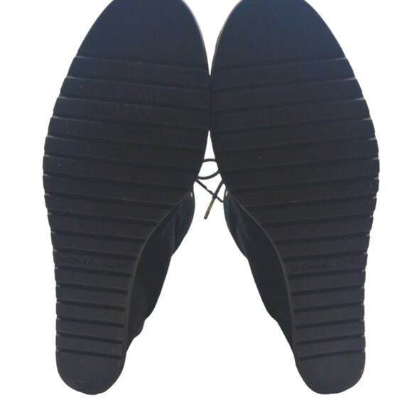 FS2124 EUC $160 Michael Kors Tamara Wedge Booties size 9M - Picture 6 of 10